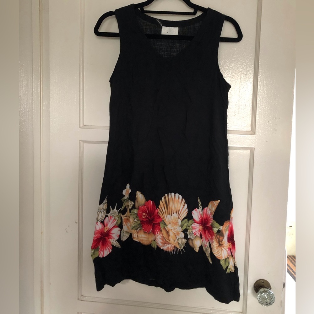 Very cute black Hawaiian dress.